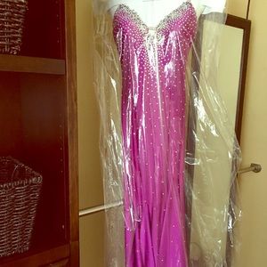 Smooth dancing competition dress.